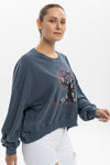 Stone Washed Ghost TreeWomen Cropped Sweatshirt